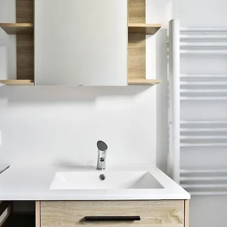 Appartamento Lumineux Et Moderne, Parking Gratuit, Centre
