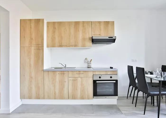 Signature Premium Modern Suite, Free Parking, Centre Daire