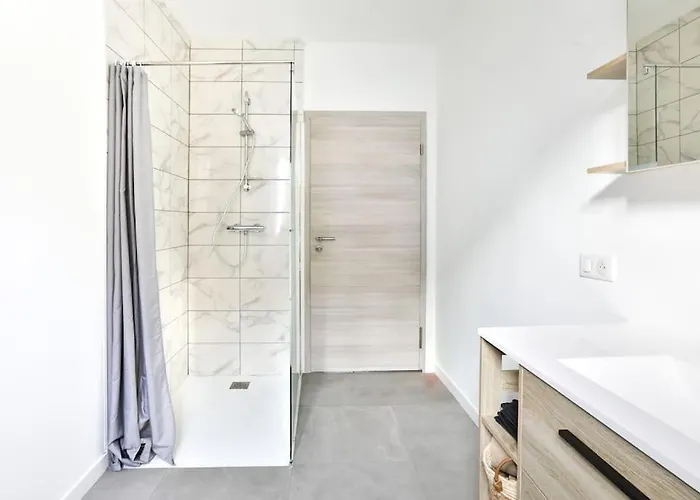 Signature Premium Modern Suite, Free Parking, Centre *